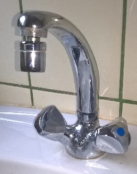 Wasserhahn mit Perlatoraufsatz