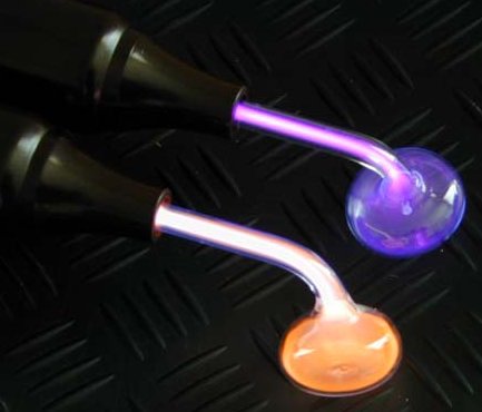 Rote und violette Elektrodenstrahlung